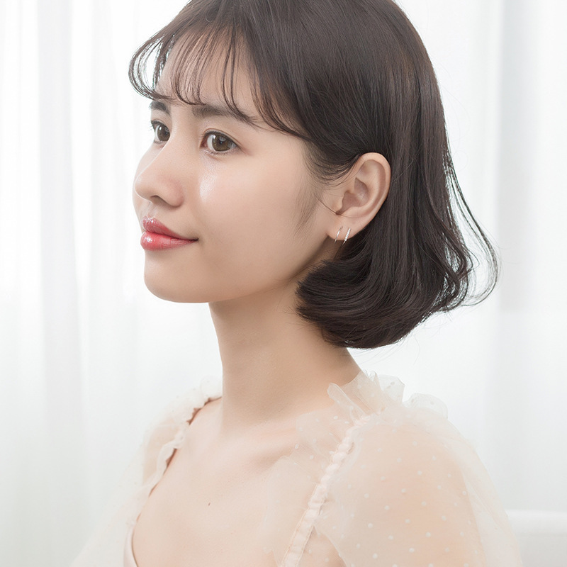 Single row of wavy earrings stud earrings