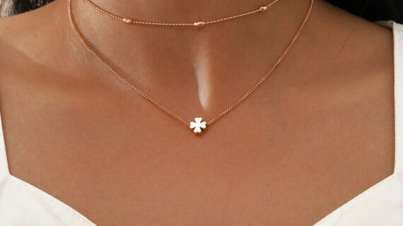Four Petal Flower Necklace Women's Temperament