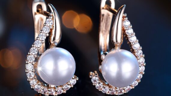 Champagne Gold Pearl-Inlaid Round White Diamond Earrings For Women